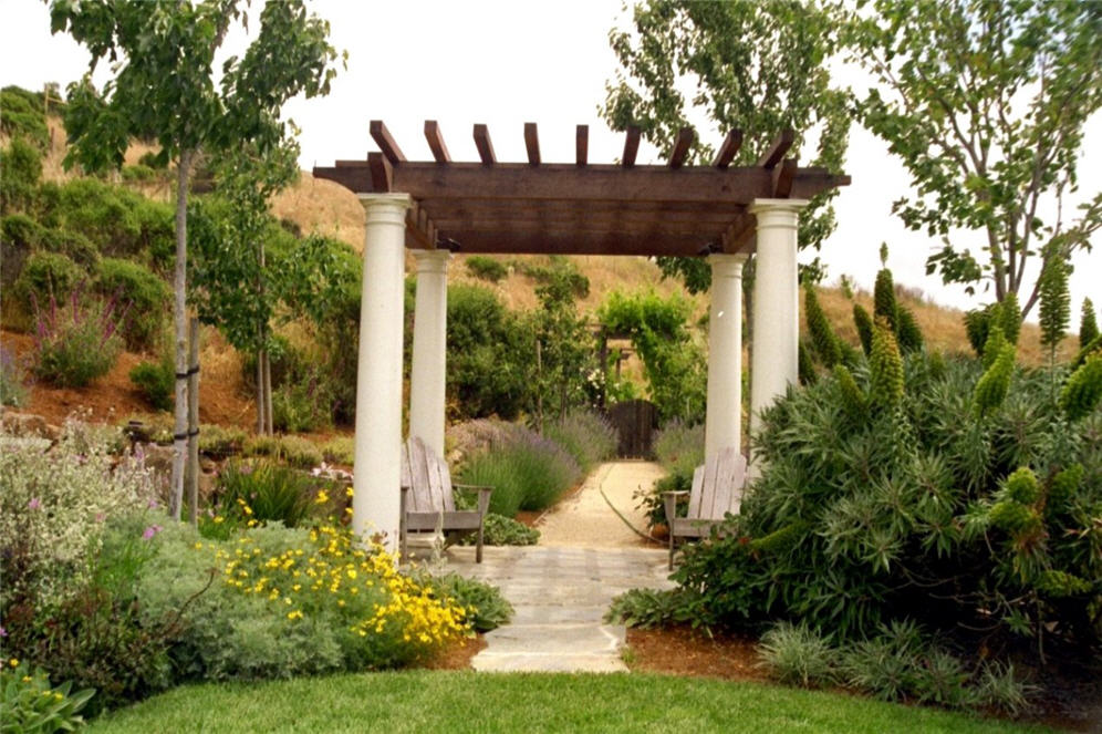 Arbor with Pillars