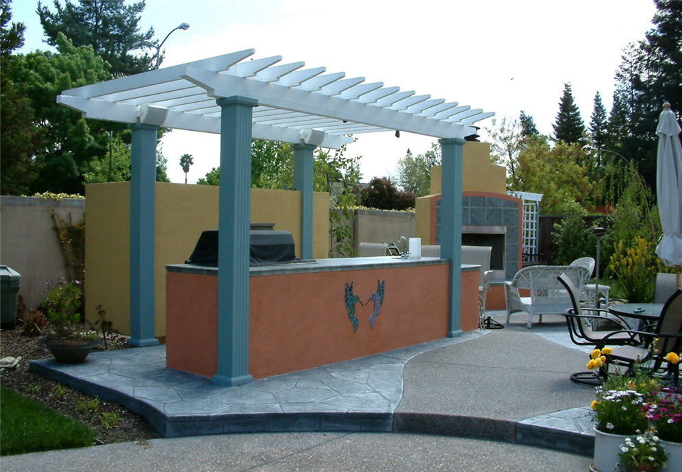 Outdoor Kitchen and Trellis