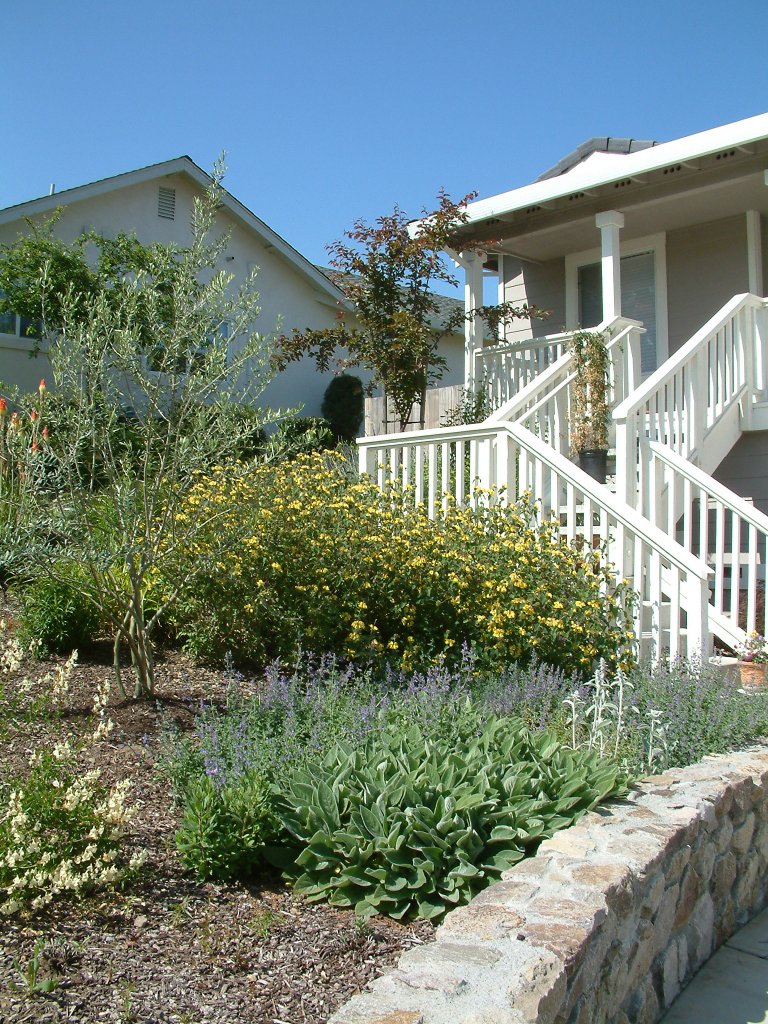 Rockwall and Staircase Front Entry