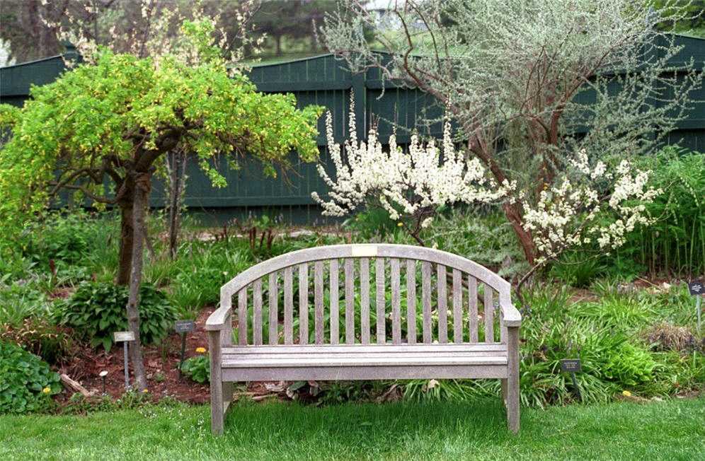 Independent Garden Bench